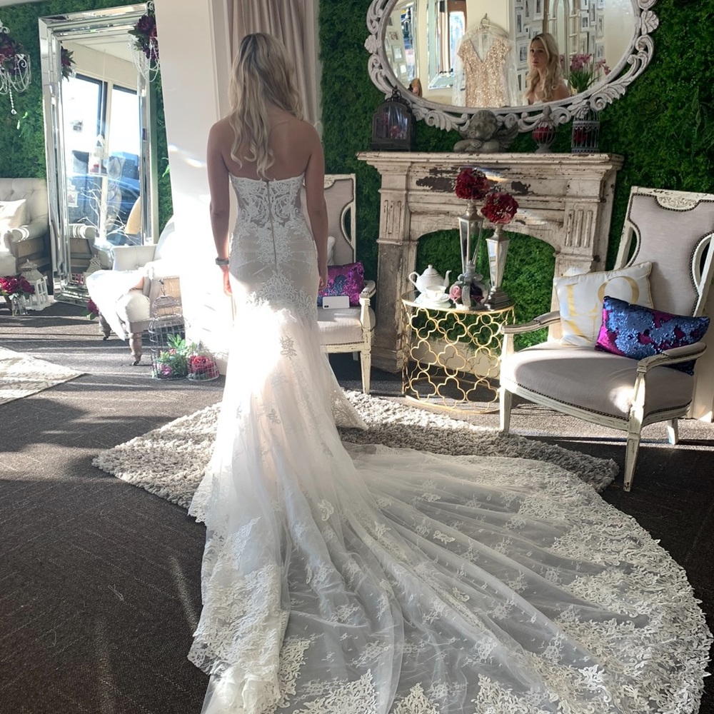 Gorgeous Calla Blanche Wedding dress